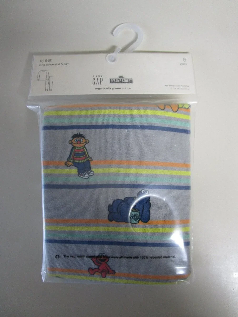 BabyGap Gap Sesame Street Grey stripe long sleeve pajamas size 5 NIP